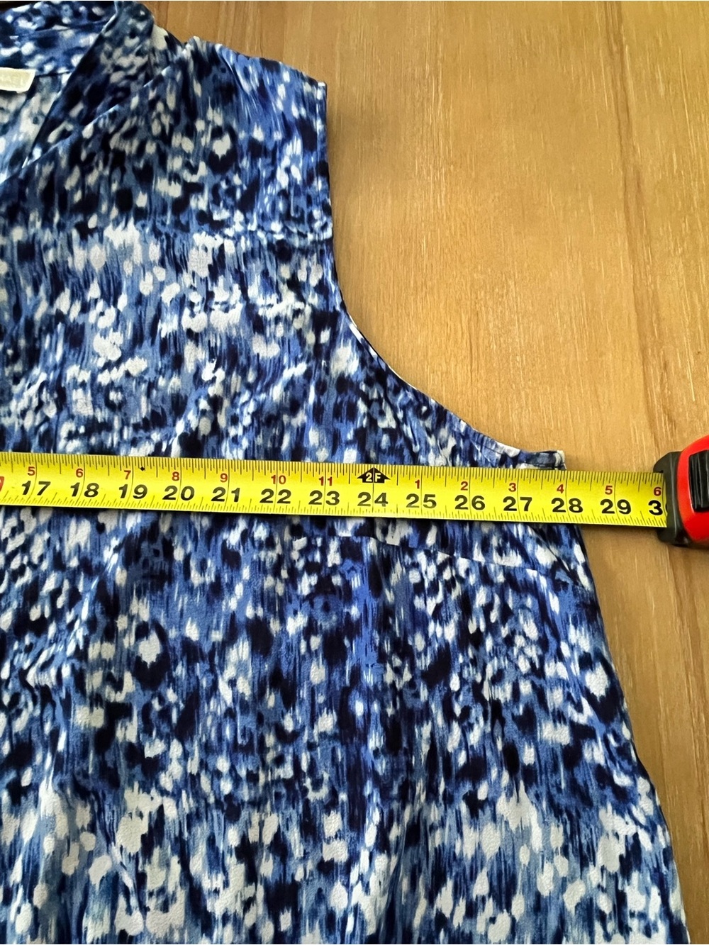 NWT MICHAEL Michael Kors Blue Ikat Sleeveless Hankhem Button Up Blouse 3X - Picture 8 of 9